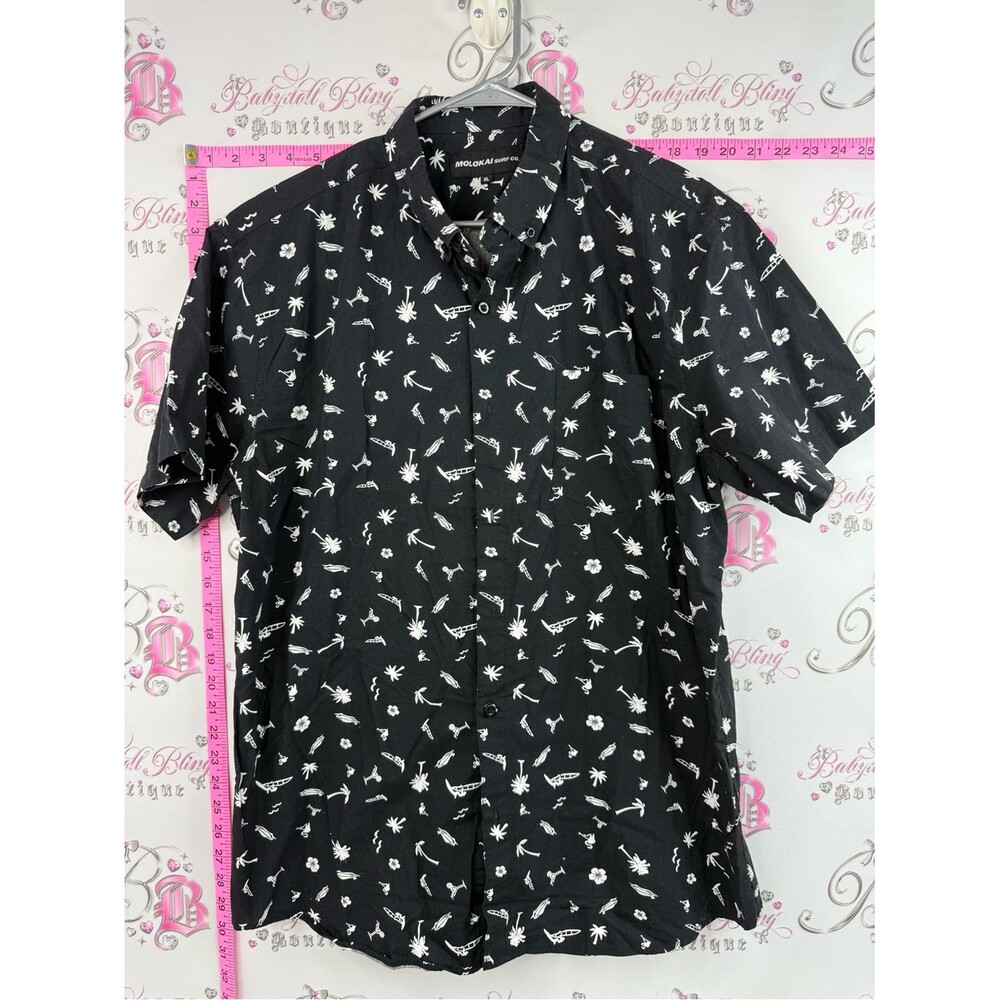 Molokai surf co tee Black Short-Sleeve Button-Down Shirt with White Island Print